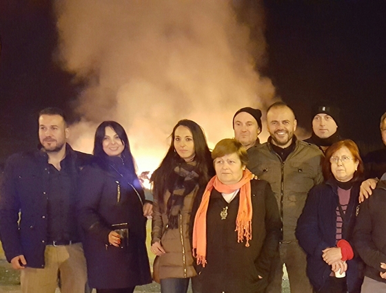 Los socialistas ejidenses, en la hoguera de San Antón de San Agustín