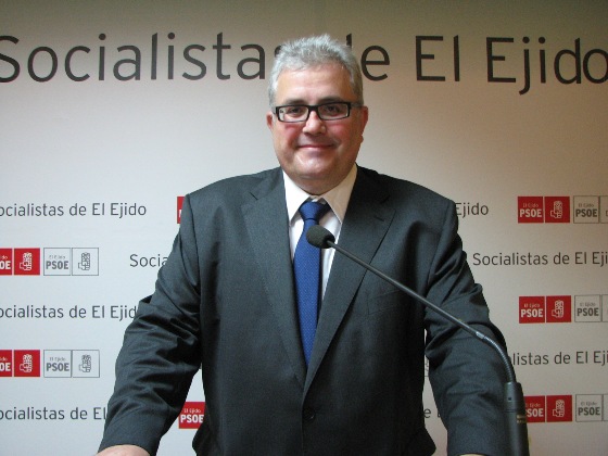El PSOE de El Ejido exige responsabilidades políticas al PP por la prórroga del contrato de los autobuses