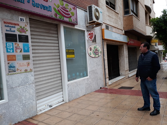 El PSOE de El Ejido registra una moción en el Ayuntamiento para impulsar el pequeño comercio