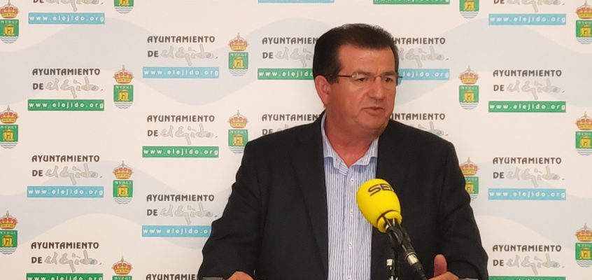 Alarcón reprocha a Góngora que “una vez más se le olvida lo que prometía” y le pregunta cuándo van a poder usar los pacientes ejidenses las dos salas para rehabilitación anunciadas hace meses