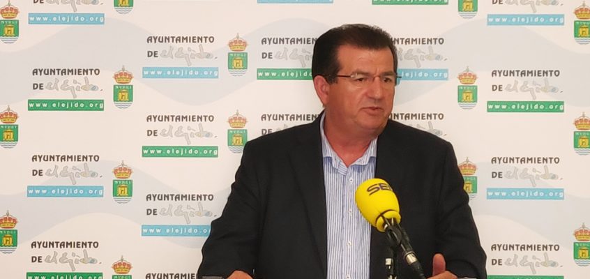 El PSOE de El Ejido propone al alcalde que nombre a un nuevo gerente para la empresa pública DUE por la “falta de compromiso” del actual que suma ya dos excedencias
