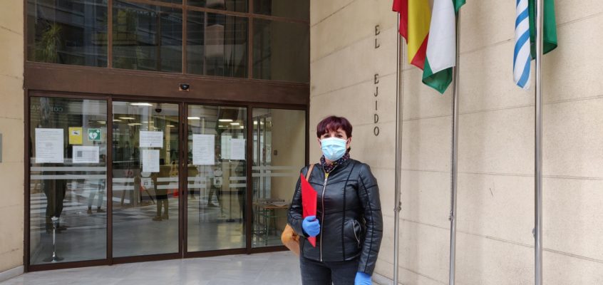 El Grupo Municipal Socialista demuestra al alcalde y al gobierno local la falta de limpieza en barrios y núcleos de El Ejido con un dossier de imágenes que recogen el estado de aceras, calles y solares
