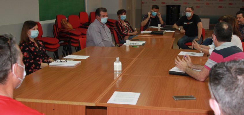 El PSOE de El Ejido abre vías de diálogo con los representantes sindicales de trabajadores municipales para la implantación del teletrabajo