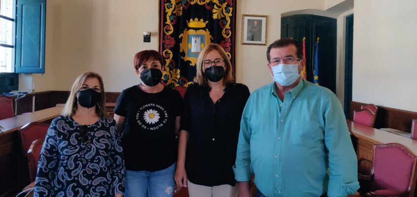 Los concejales del Grupo Socialista visitan el municipio de Níjar para intercambiar impresiones con su alcaldesa