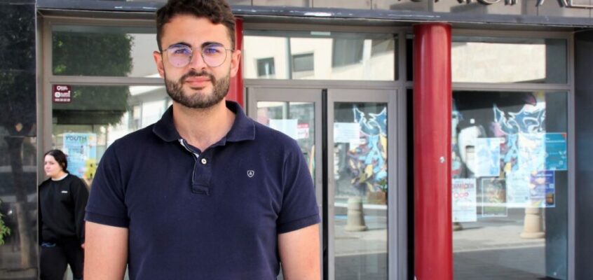 Las Juventudes Socialistas de El Ejido piden la ampliación del horario de la Biblioteca Central