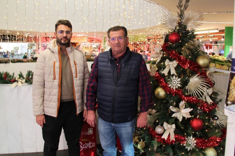 Federico Galdeano y José Miguel Alarcón, en el Mercado de Abastos de El Ejido