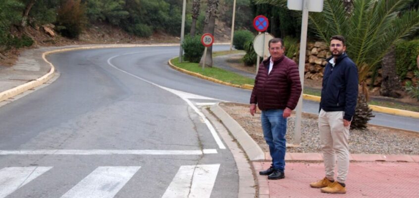El PSOE pide medidas de seguridad adicionales para la rotonda de acceso a Velas Blancas