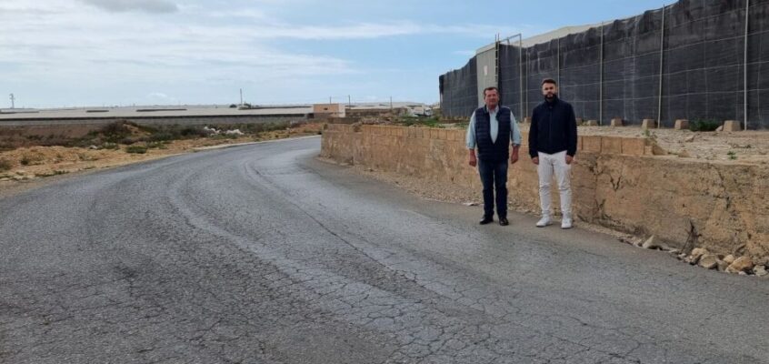 El PSOE de El Ejido urge al equipo de gobierno a eliminar los puntos negros del Camino de Cabriles