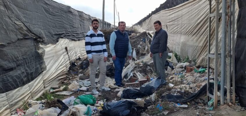 El PSOE denuncia el riesgo de inundación en el Pozo de la Tía Manolica por un camino taponado