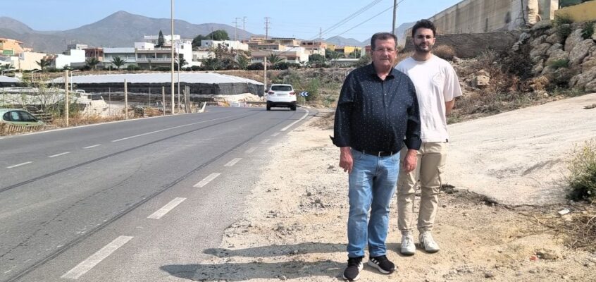 Reclamamos más seguridad en la curva de entrada a Balanegra