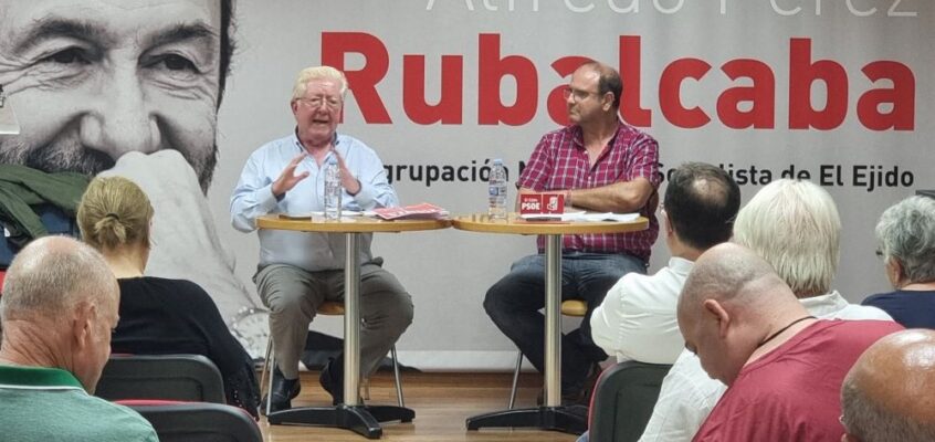 Manuel Zaguirre reivindica el papel histórico del socialismo en el estreno del Aula Socialista de El Ejido