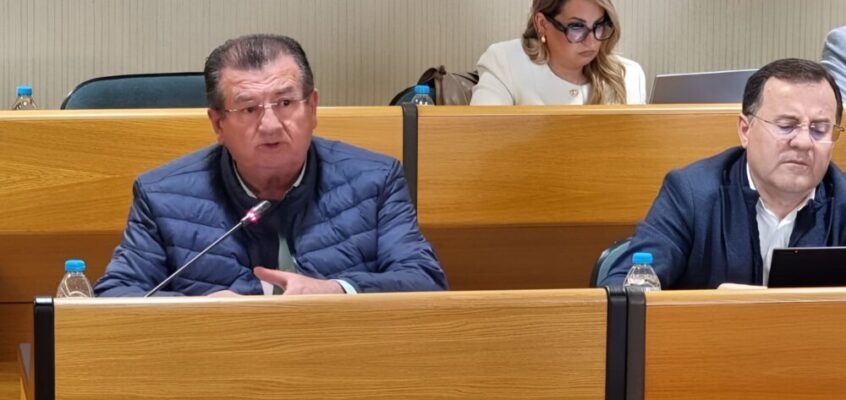 El PSOE defiende la regularización de inmigrantes y critica el “debate irresponsable” de PP y Vox