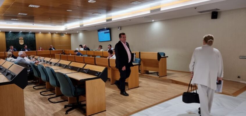 Abandonamos el Pleno de El Ejido en protesta por el “circo” de PP y Vox en torno a la inmigración